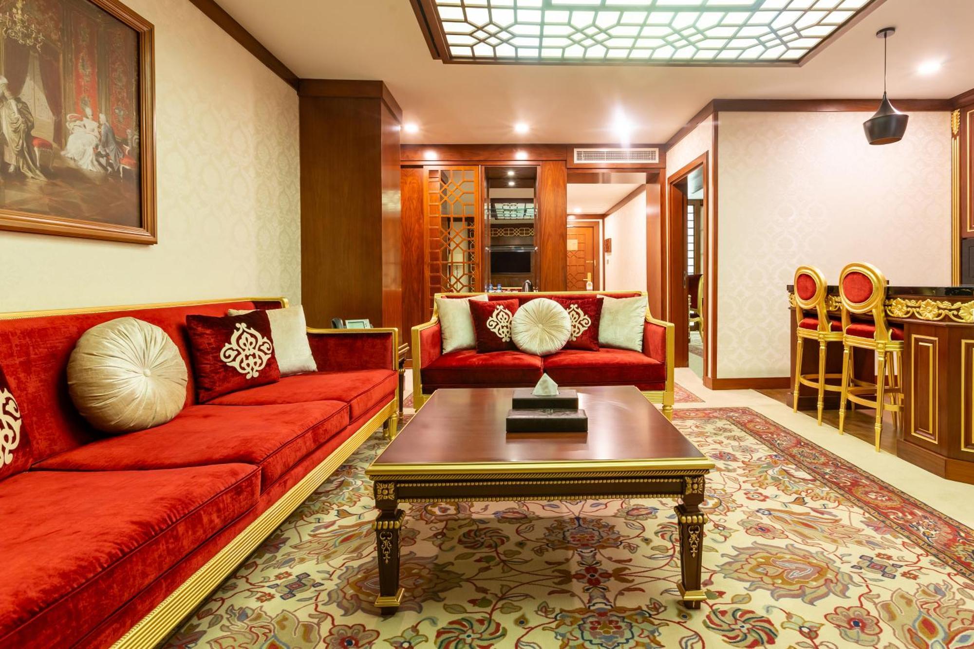 Cristal Erbil Hotel Exterior photo A suite at the Grand Hotel